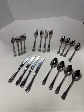Wallace 18/0 Hammered Stainless Flatware Set - Silver